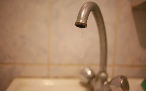 Сроки летнего отключения воды в России сократят до трех дней