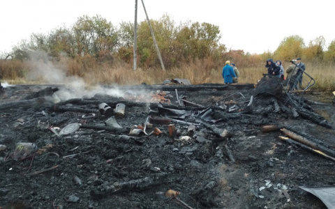 Появились фото со смертельного пожара в Темниковском районе Мордовии