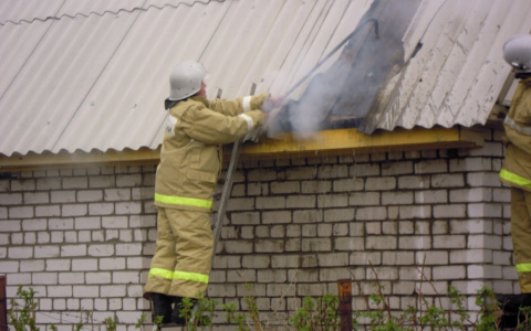Житель Мордовии получил ожоги во время пожара в собственном доме