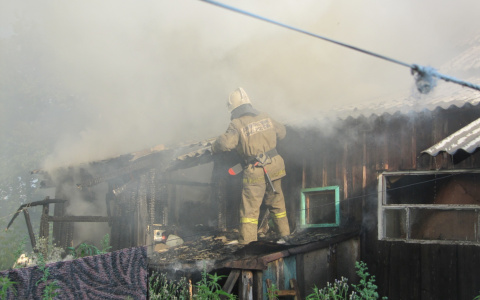 В Мордовии пенсионерка не смогла выбраться из горящего дома