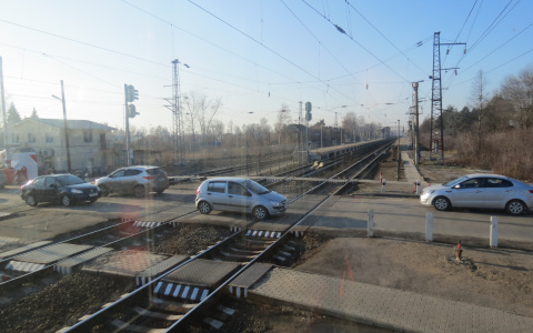 В пригороде Саранска временно закроют железнодорожный переезд