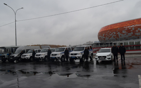 В Мордовии росгвардейцам вручили ключи от новых служебных автомобилей