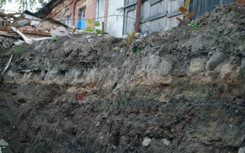 Жителя Саранска завалило грунтом в траншее