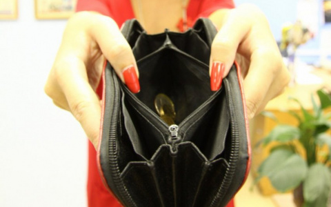 Россиян предупредили о сокращении зарплат