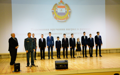 В Саранске наградили школьников, которые спасли от смерти пожилого мужчину