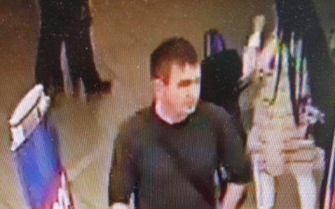 В Саранске неизвестный украл из магазина две женские куртки