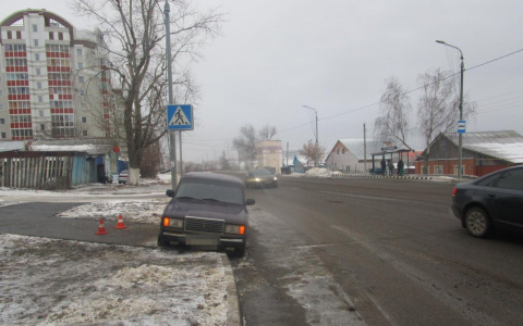 В Саранске легковушка «вылетела» на тротуар и сбила двух пешеходов