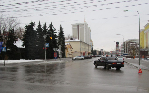 В центре Саранска молодой водитель «Волги» сбил пенсионерку