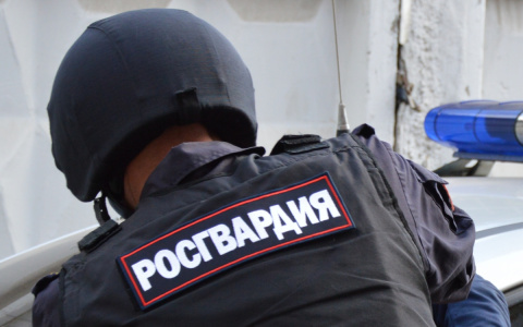 В Рузаевке пьяный мужчина устроил дебош в кафе