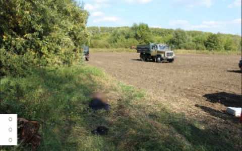 В Мордовии водитель грузовика задавил мужчину, который спал под его машиной