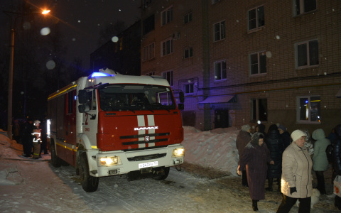 Два пожара в Саранске: спасатели эвакуировали 28 человек (фото)