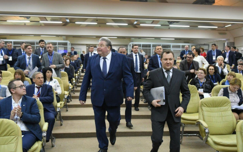 Глава Мордовии принял участие в работе Всероссийского совещания по капитальному ремонту общего имущества многоквартирных домов