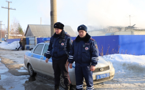 В Мордовии сотрудники ДПС спасли от смерти двух мужчин