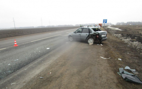 Две легковушки столкнулись на трассе в Мордовии: пострадала женщина