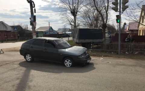 В Мордовии столкнулись ВАЗ и ГАЗ, есть пострадавшие