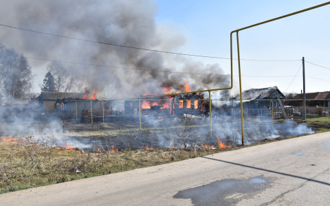 В МЧС Мордовии прокомментировали крупный пожар в поселке Зыково