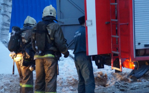 Пожар на теплоизоляционном комбинате в Саранске: мужчина едва не сгорел заживо