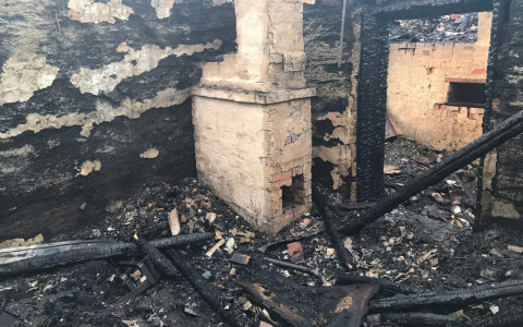 Появились фото с места пожара в Мордовии, где погиб мужчина