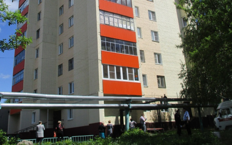 Трагедия в Рузаевке: семилетняя девочка выпала с балкона шестого этажа