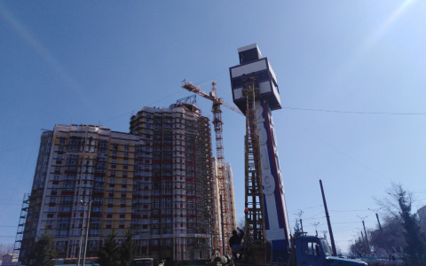 Стало известно, когда установят на место часы на кольцевой развязке Химмаша