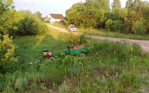 Тележка мотоблока едва не раздавила пятилетнего ребенка в Мордовии
