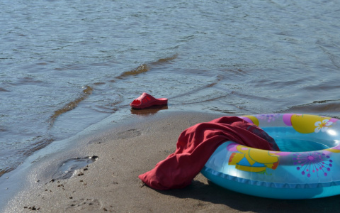Не умеющая плавать девочка утонула в одном из водоемов Мордовии