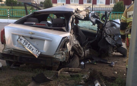 Появились фото с места ужасного смертельного ДТП в Саранске, где человеку оторвало руку