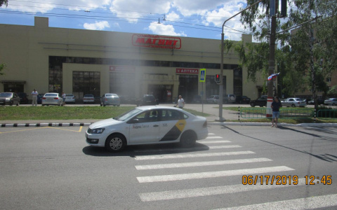 Таксист сбил жительницу Саранска на пешеходном переходе