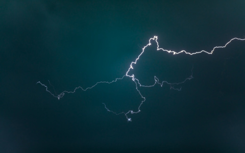 Гроза и сильный ветер обрушатся на Мордовию