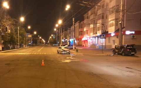 В Саранске столкнулись такси и иномарка, пострадали 4 человека