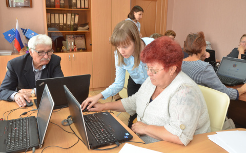 Республика Мордовия: «Ростелеком» помогает пенсионерам осваивать компьютер