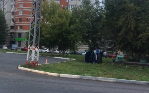 В Саранске перевернулось авто, пострадал человек