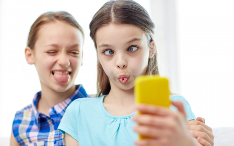 Снова в школу: смартфон для ребенка и другие гаджеты к новому учебному году