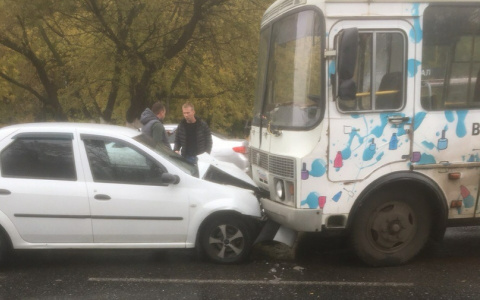 В Саранске столкнулись автобус и две легковушки