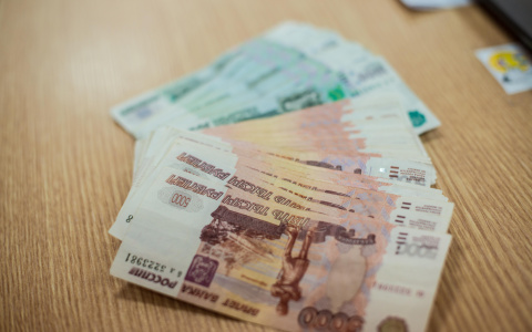 Погасила кредиты, сделала ремонт: в Саранске сотрудница банка украла деньги со счета клиента