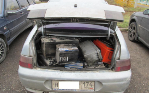 В Саранске два молодых человека оставили 16 автомобилей без аккумуляторов