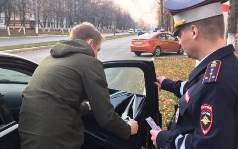 Сотрудники ГИБДД в Саранске ловили любителей тонировки