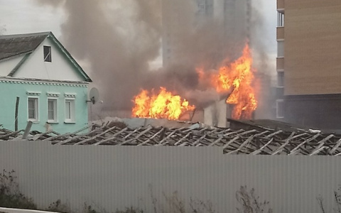 В Саранске полыхал частный дом