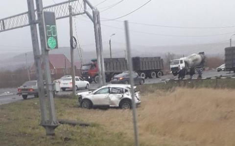 Под Саранском столкнулись фура и кроссовер