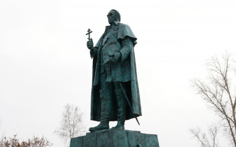 В Мордовии открыли памятник адмиралу Федору Ушакову