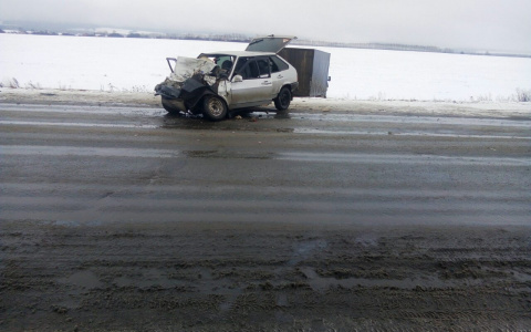 В Мордовии лоб в лоб столкнулись «ГАЗель» и «ВАЗ»: есть погибший