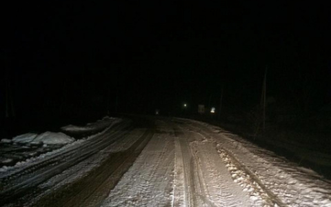 В Мордовии легковушка улетела в кювет и опрокинулась: пятеро пострадавших