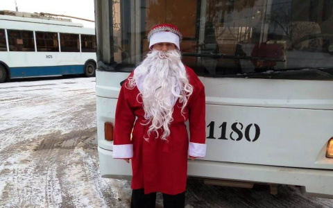 Деда Мороза и Снегурочку можно встретить в муниципальном транспорте Саранска