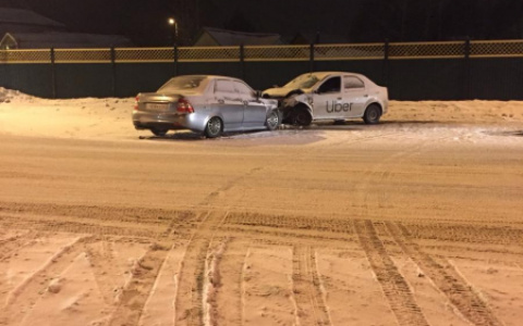 Четыре человека пострадали в результате столкновения двух легковушек в Мордовии
