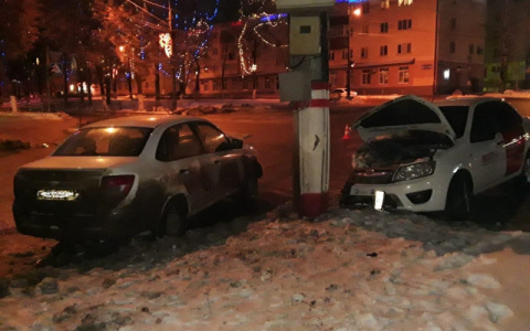 В Саранске столкнулись две «Лады Гранта», пострадали четыре человека