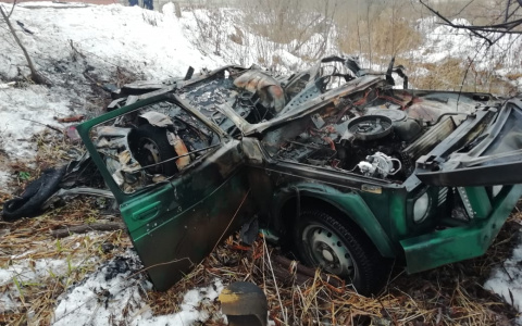 В Саранске в автомобиле взорвался газовый баллон: МЧС опубликовало фото с места происшествия