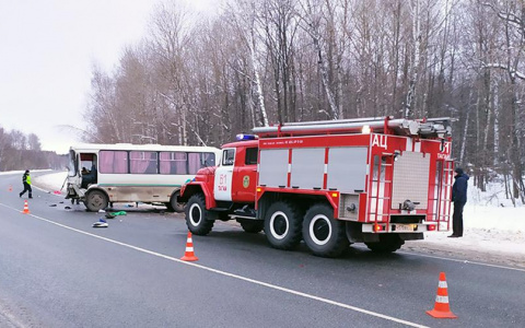 На трассе Саранск – Ульяновск столкнулись автобус и легковушка: есть погибшие