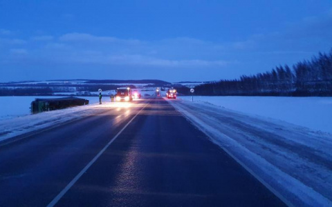 На трассе Саранск – Ульяновск перевернулась фура