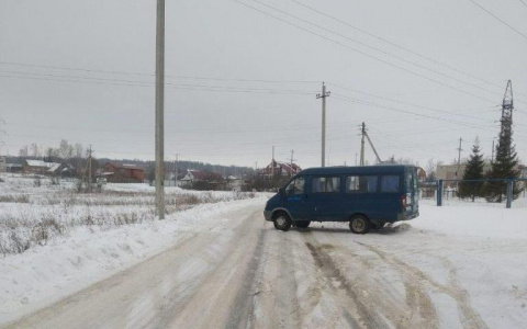 В Мордовии водитель микроавтобуса сбил пенсионерку, шедшую по обочине