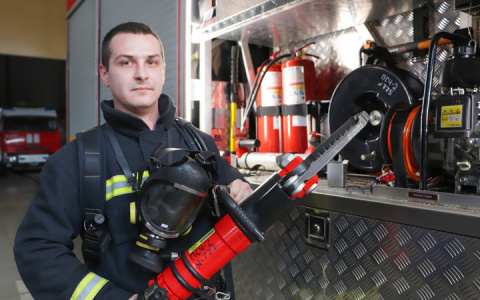 Мужские профессии: Сбербанк рассказал истории успеха настоящих мужчин